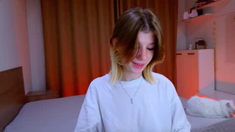 Snapshot of bella_amoury chatting on 11/02/25, 03:03 Bella online show from 11/02/25, 03:03