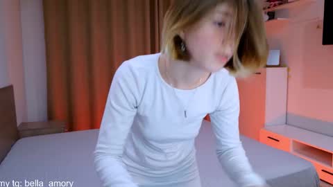 Snapshot of bella_amoury chatting on 12/02/25, 07:53 Bella online show from 12/02/25, 07:53