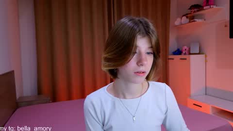 Snapshot of bella_amoury chatting on 12/04/25, 11:57 Bella online show from 12/04/25, 11:57