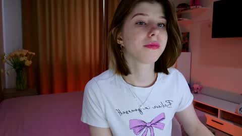 Snapshot of bella_amoury chatting on 02/20/26, 01:55 Bella online show from 02/20/26, 01:55