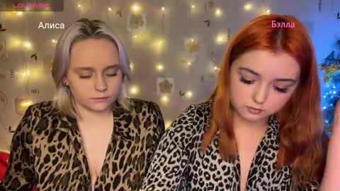bella_and_alice online show from 12/18/25, 04:57