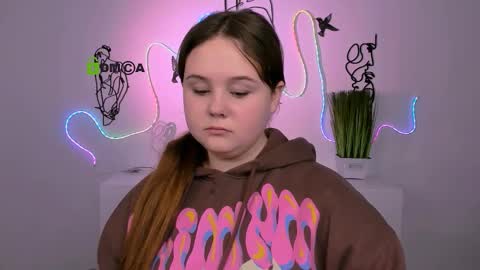 Snapshot of bella_blade chatting on 12/15/25, 06:17 bella_blade online show from 12/15/25, 06:17