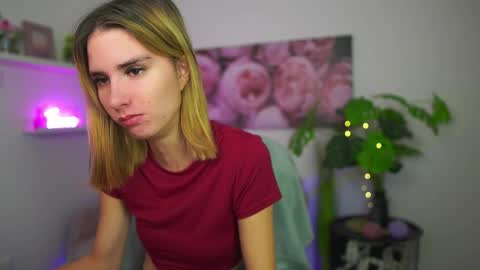 BellaBlonde online show from 12/15/25, 02:21