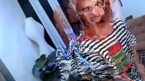 Snapshot of bella_ciaox chatting on 05/23/26, 01:22 Bella Barbie online show from 05/23/26, 01:22
