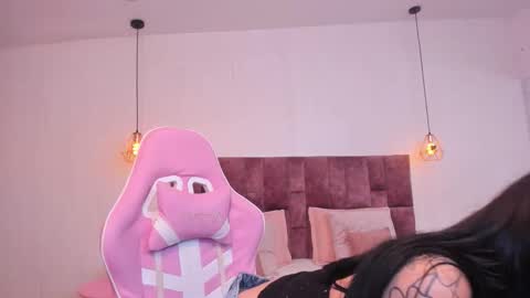 BELLA CLARCK online show from 10/31/25, 02:45