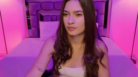 Bella  online show from 11/18/25, 03:34