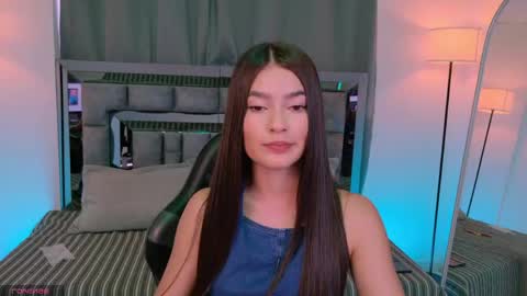 Snapshot of bella_clark2 chatting on 04/26/26, 09:01 Bella online show from 04/26/26, 09:01