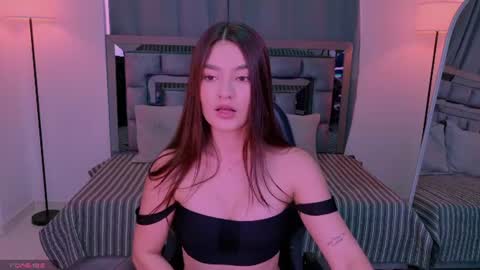 Snapshot of bella_clark2 chatting on 07/18/26, 12:53 Bella online show from 07/18/26, 12:53