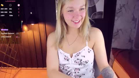 Bella online show from 11/11/25, 06:02