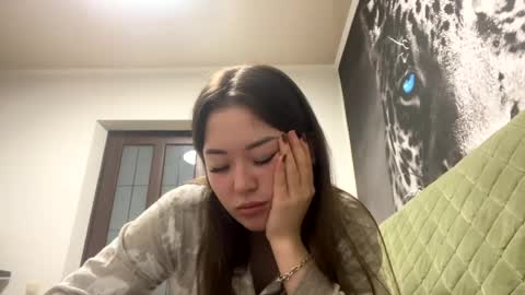 Snapshot of bella_dolletares chatting on 04/19/26, 05:01 Hanna here Welcome online show from 04/19/26, 05:01