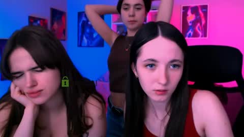 Bella online show from 05/11/26, 02:45