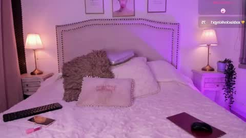 Onlyfans isa bella 23 online show from 04/28/26, 02:27