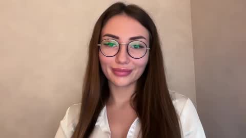 Snapshot of bella_foxxi chatting on 12/08/24, 11:46 bella_foxxi online show from 12/08/24, 11:46