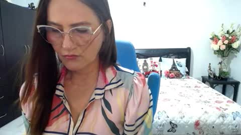 Bella online show from 12/15/25, 11:31