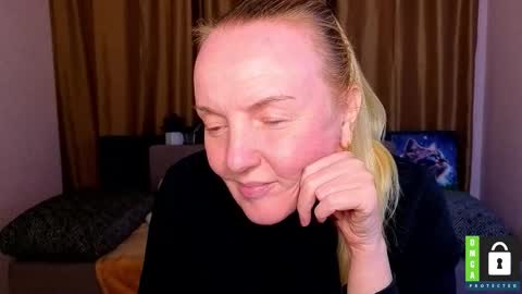 Snapshot of bella_hadatt chatting on 03/10/26, 01:05 Bella online show from 03/10/26, 01:05