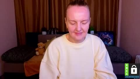 Snapshot of bella_hadatt chatting on 03/13/26, 06:31 Bella online show from 03/13/26, 06:31