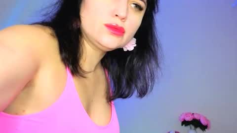 Snapshot of bella_hillss chatting on 10/11/25, 06:50 Bella online show from 10/11/25, 06:50