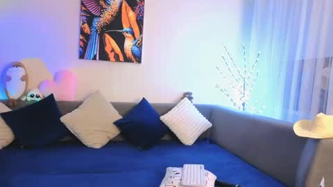 Snapshot of bella_hillss chatting on 03/16/26, 08:02 Bella online show from 03/16/26, 08:02