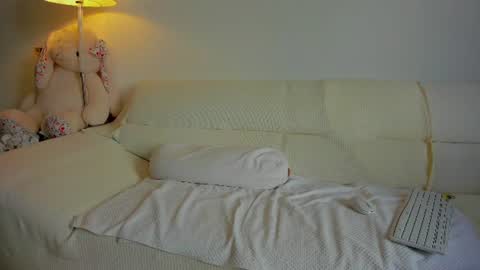 Snapshot of bella_hot77 chatting on 07/24/26, 11:19 Anna online show from 07/24/26, 11:19