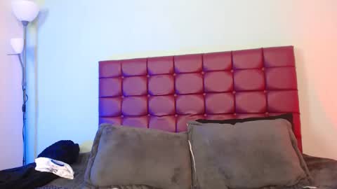 Snapshot of bella_lr chatting on 12/02/25, 03:01 Valentina online show from 12/02/25, 03:01