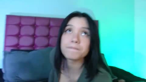 Snapshot of bella_lr chatting on 02/25/26, 10:52 Valentina online show from 02/25/26, 10:52