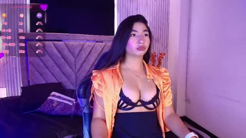 Snapshot of bella_martini_ chatting on 05/14/26, 01:07 bella_martini_ online show from 05/14/26, 01:07