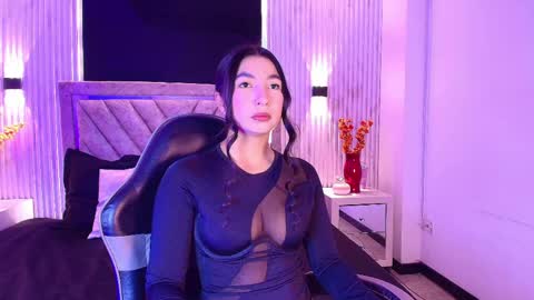 Snapshot of bella_martini_ chatting on 05/18/26, 12:22 bella_martini_ online show from 05/18/26, 12:22