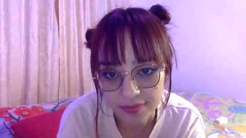 Snapshot of bella_mc chatting on 12/16/25, 01:21 bella_mc online show from 12/16/25, 01:21