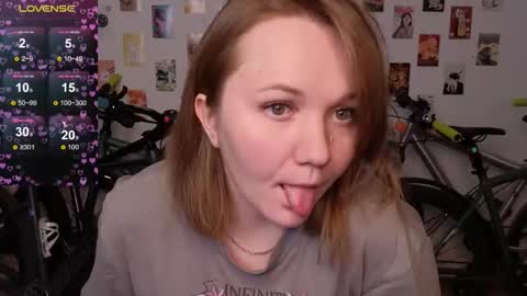 Bella online show from 11/06/25, 05:03