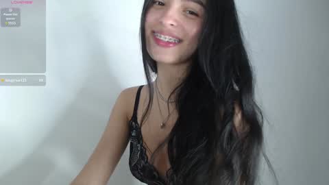 Snapshot of bella_musee chatting on 01/10/25, 01:32   online show from 01/10/25, 01:32