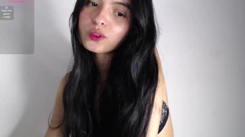 Snapshot of bella_musee chatting on 01/30/25, 02:27   online show from 01/30/25, 02:27