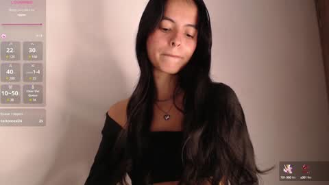 Snapshot of bella_musee chatting on 02/06/25, 11:26   online show from 02/06/25, 11:26