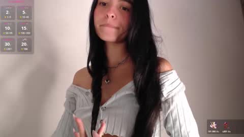 Snapshot of bella_musee chatting on 02/11/25, 01:52   online show from 02/11/25, 01:52