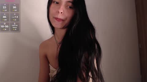 Snapshot of bella_musee chatting on 02/14/25, 02:50   online show from 02/14/25, 02:50