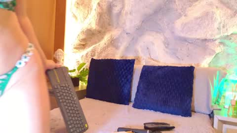  BELLA  online show from 05/04/26, 10:06