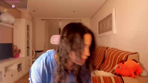 bella_pocahontas3 online show from 10/28/25, 09:17