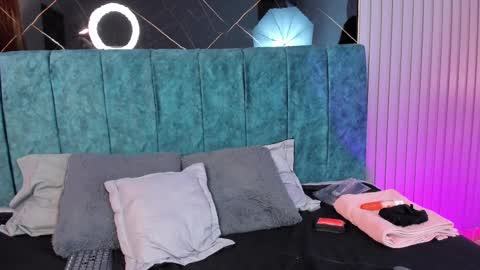 Snapshot of bella_riverss chatting on 11/22/25, 03:33 Bella online show from 11/22/25, 03:33