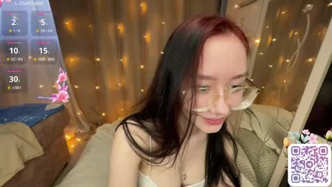Snapshot of bella_snake chatting on 05/13/26, 03:37 Bella online show from 05/13/26, 03:37