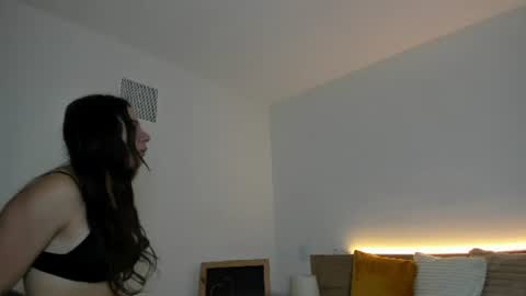 Bella online show from 06/24/26, 04:17