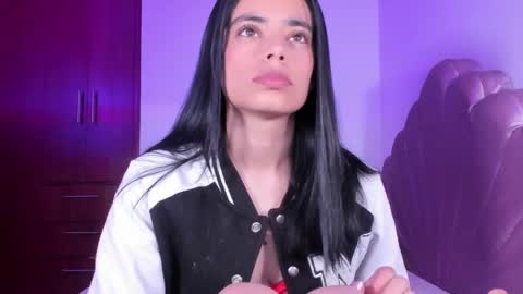 Snapshot of bella_sun_ chatting on 09/14/25, 05:28 Valeria Model Independent online show from 09/14/25, 05:28