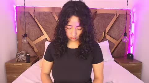 Snapshot of bella_swwan_ chatting on 07/01/26, 01:56 Bella Swwan online show from 07/01/26, 01:56
