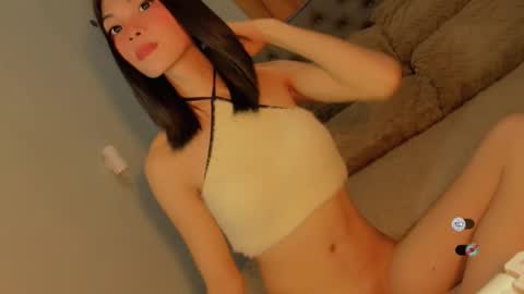 Bella online show from 11/07/25, 02:33