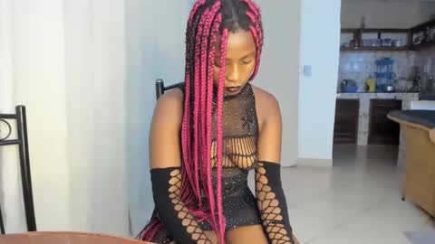 Bella sweetpea online show from 02/04/25, 05:55