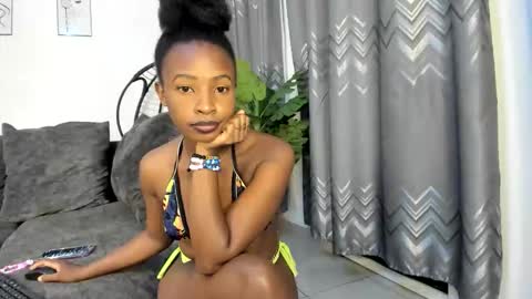 Bella sweetpea online show from 06/11/26, 12:32