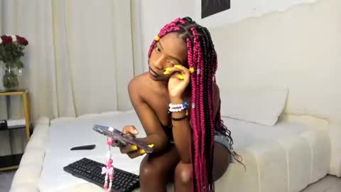 Bella sweetpea online show from 06/26/26, 03:00