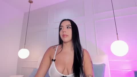 Snapshot of bella_vibes chatting on 03/14/26, 08:25 B E L L A online show from 03/14/26, 08:25