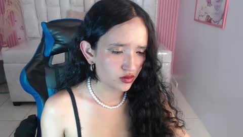 Bella online show from 10/26/25, 08:15