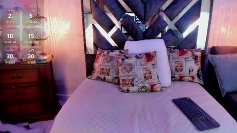 bella_volup online show from 06/10/26, 12:48