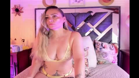 Snapshot of bella_volup chatting on 07/13/26, 11:46 bella_volup online show from 07/13/26, 11:46