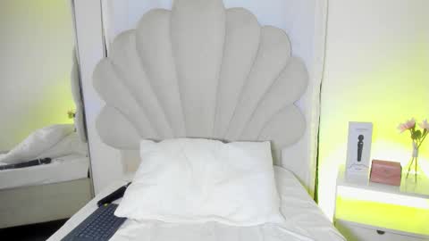 Snapshot of bellaadajud chatting on 03/25/26, 11:55 Bella Dajud online show from 03/25/26, 11:55